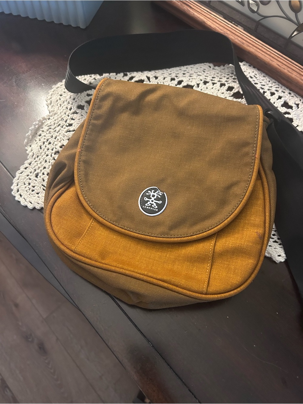 Crumpler Two-Tone khaki Canvas Crossbody Bag with Black Strap - Picture 1 of 6